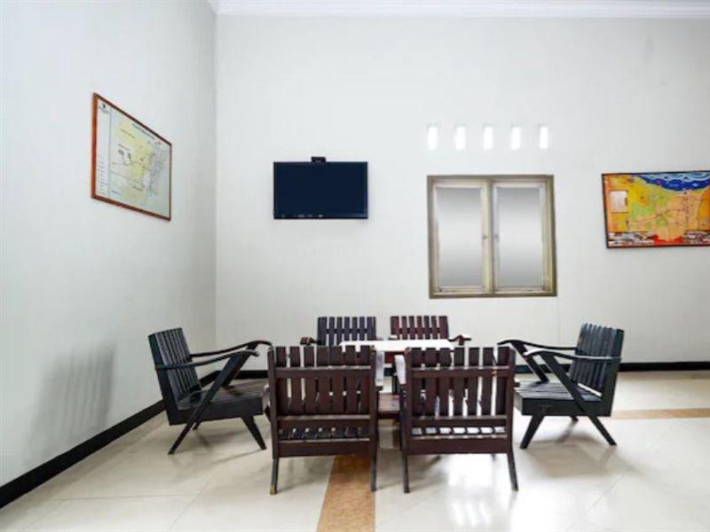 Oyo 2436 Kencana Hotel