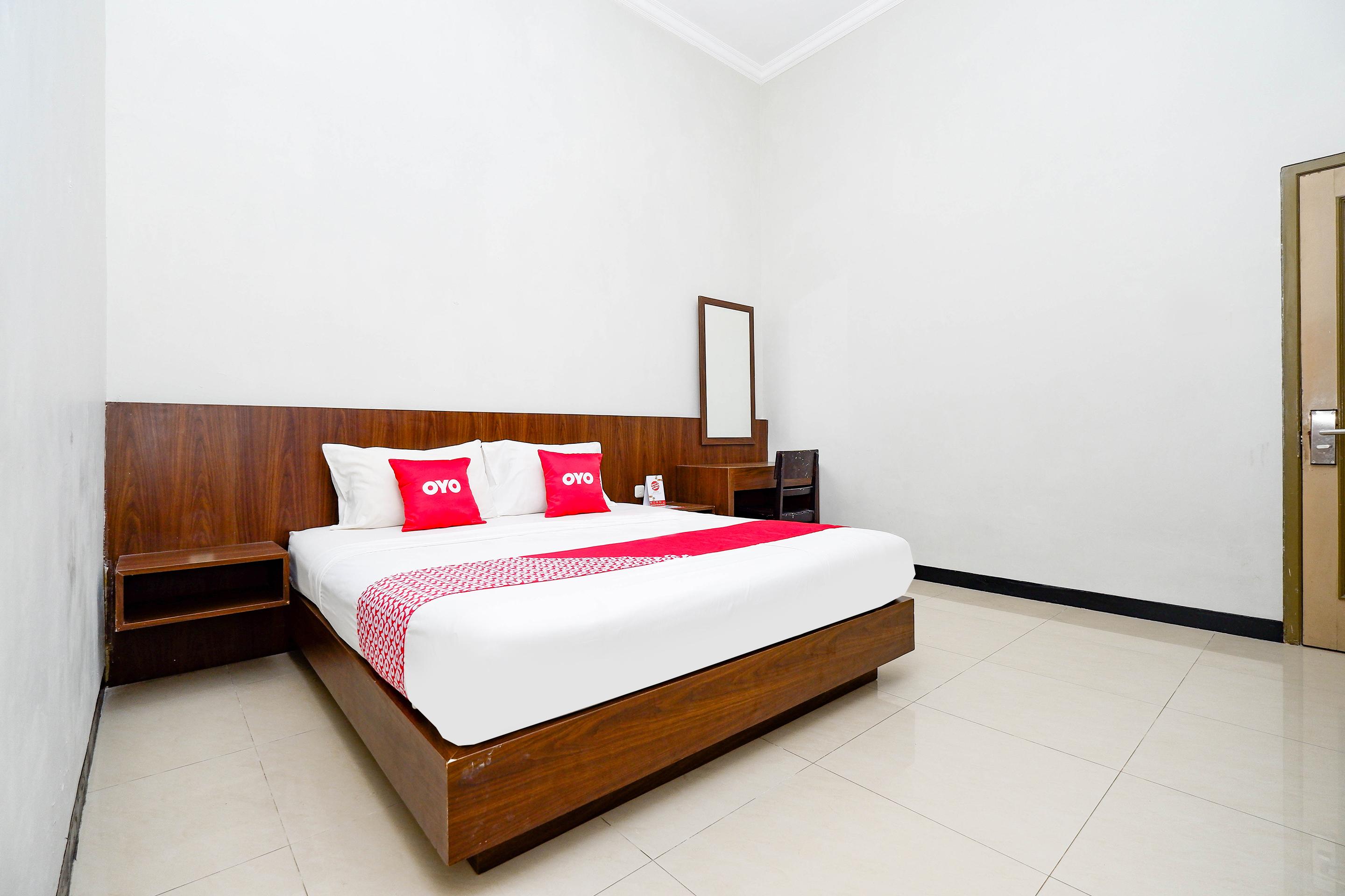 Oyo 2436 Kencana Hotel 2*