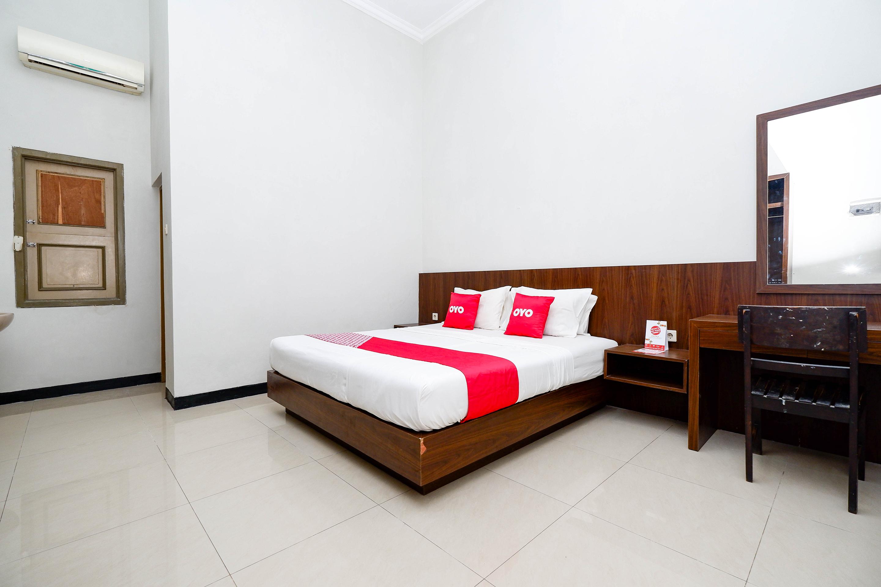 Hotel Oyo 2436 Kencana Tegal (Central Java)