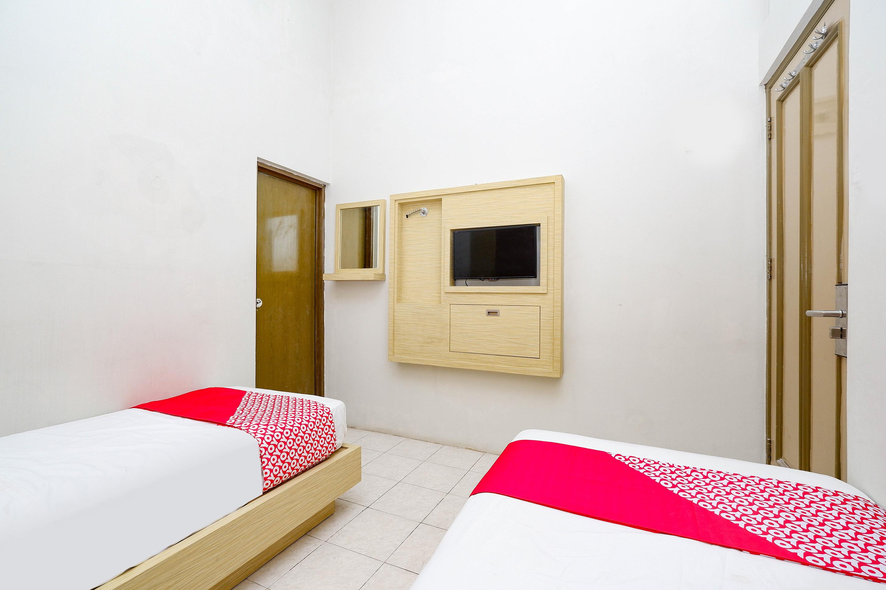 Hotel Oyo 2436 Kencana Tegal (Central Java)
