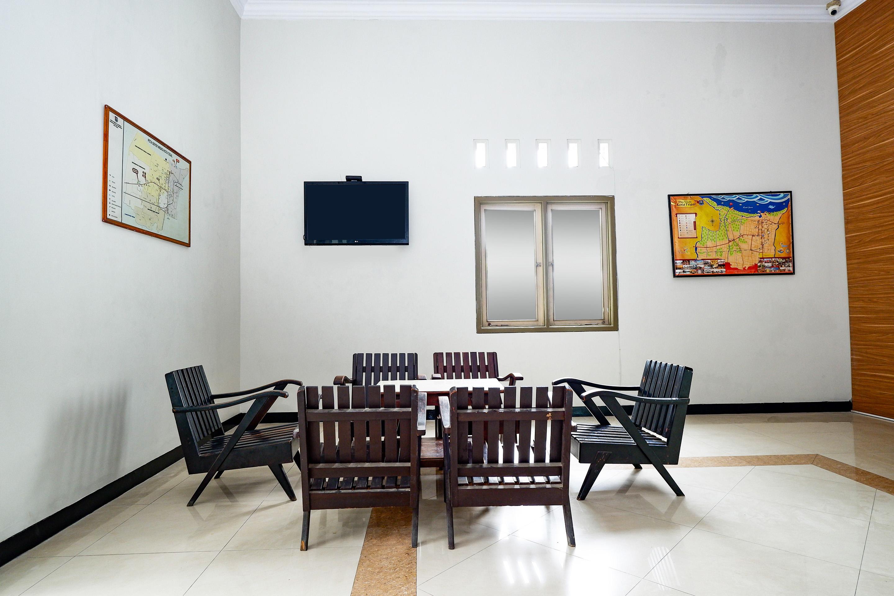 Oyo 2436 Kencana Hotel Tegal (Central Java)